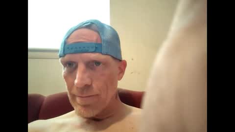 Snapshot of frankieblueeyes4u chatting on 04.11.26 Famous Blue Eyes online show from 04.11.26