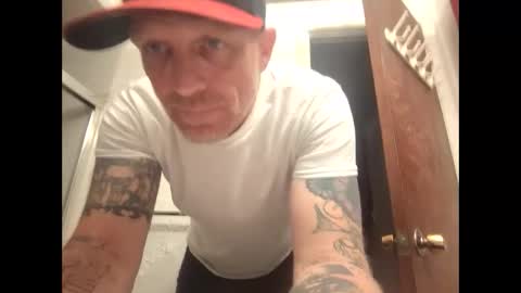 Snapshot of frankieblueeyes4u chatting on 04.18.26 Famous Blue Eyes online show from 04.18.26