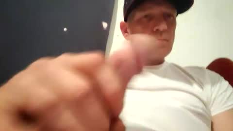 Snapshot of frankieblueeyes4u chatting on 04.26.26 Famous Blue Eyes online show from 04.26.26