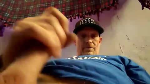 Snapshot of frankieblueeyes4u chatting on 05.10.26 Famous Blue Eyes online show from 05.10.26