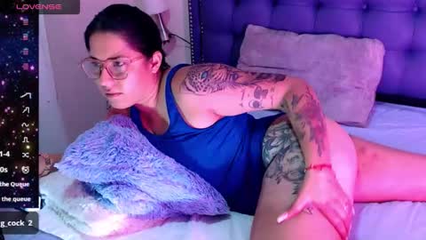 Snapshot of franysteell chatting on 11.30.25 FRANY STEELL online show from 11.30.25