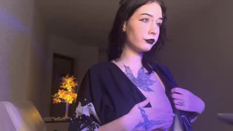 Snapshot of frau_basted chatting on 01.16.25 mistress Bastet and  mintcola online show from 01.16.25
