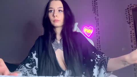 Snapshot of frau_basted chatting on 02.19.25 mistress Bastet and  mintcola online show from 02.19.25