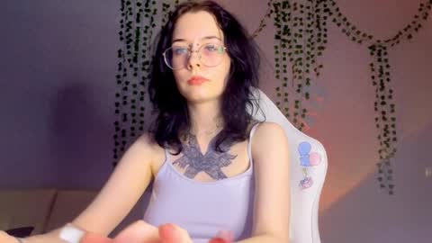 Snapshot of frau_basted chatting on 03.10.25 mistress Bastet and  mintcola online show from 03.10.25