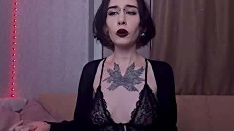 mistress Bastet and  mintcola online show from 11.23.25