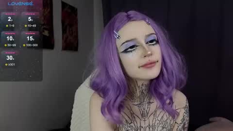 Snapshot of fraulein_mooon chatting on 12.23.24 Asya UwU online show from 12.23.24