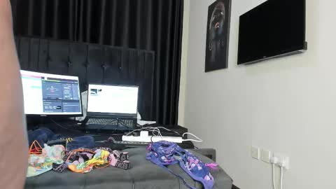 Snapshot of freaky_bad_girl chatting on 11.30.25 Sandra online show from 11.30.25