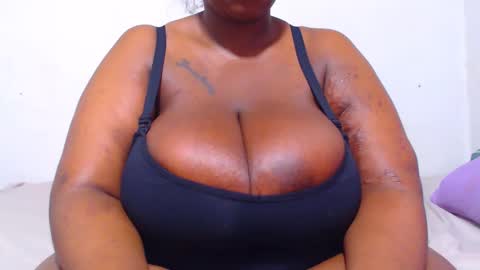 Snapshot of freakyboobsxx chatting on 12.30.24 Kimmy online show from 12.30.24