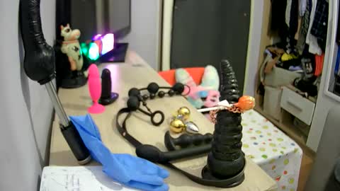 Hell In Us online show from 01.14.26