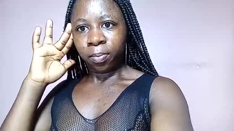Snapshot of freakyebony1 chatting on 06.19.26 Frecky online show from 06.19.26