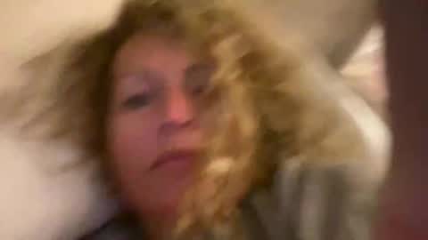 Snapshot of freakywhitegirl696 chatting on 06.11.26 Sweetcandy online show from 06.11.26