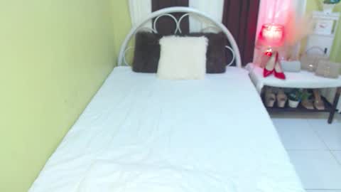 Snapshot of freakyzaecummerxxx chatting on 11.28.25 Freakyzae online show from 11.28.25