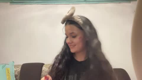 Snapshot of fredamedora chatting on 06.01.26 Mia online show from 06.01.26