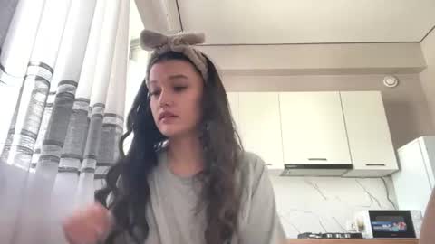 Snapshot of fredamedora chatting on 06.24.26 Mia online show from 06.24.26