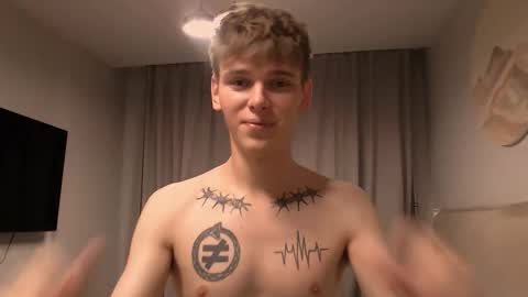 Snapshot of fredd_xanderrs chatting on 10.22.25 fredd_xanderrs online show from 10.22.25