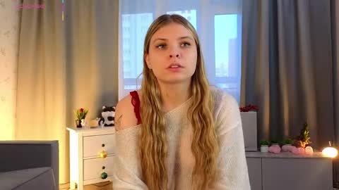 Hey im Olivia im glat to see you in mu room3 online show from 04.16.26