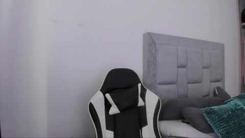 Snapshot of fredericsloan chatting on 03.04.26 Frederic Sloan online show from 03.04.26