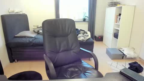 Snapshot of fredrik386959 chatting on 01.27.25 Fredrik online show from 01.27.25