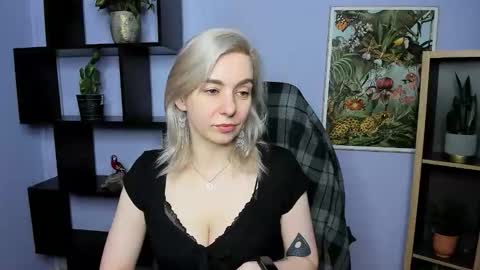 Snapshot of freeanne chatting on 05.25.26 Anne online show from 05.25.26
