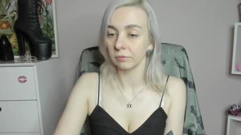 Snapshot of freeanne chatting on 06.29.26 Anne online show from 06.29.26