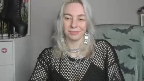 Snapshot of freeanne chatting on 07.10.26 Anne online show from 07.10.26