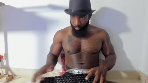 Snapshot of freedom_24 chatting on 01.05.25 shakur online show from 01.05.25