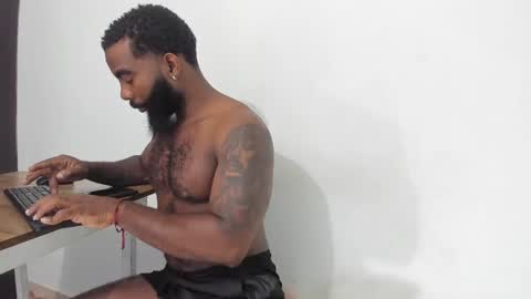 Snapshot of freedom_24 chatting on 02.15.25 shakur online show from 02.15.25
