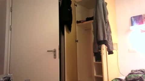 Snapshot of freedomloveherr chatting on 12.19.25 Matricks seven online show from 12.19.25