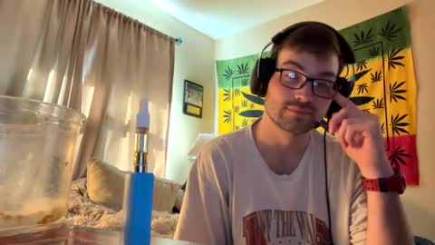 Snapshot of freezeskiii chatting on 09.15.25 freezeskiii online show from 09.15.25