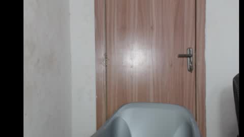 frekkymorelle online show from 11.15.25