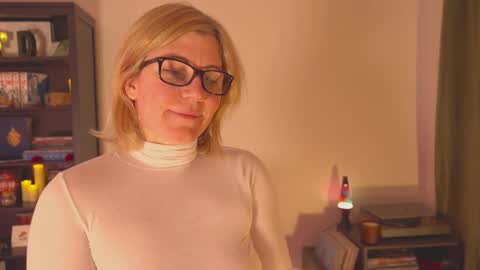 Louise or Lou 3 online show from 01.14.25