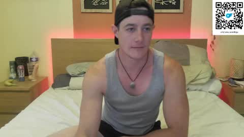 Snapshot of frenchhornybibs chatting on 05.16.26 French Horny Bibs online show from 05.16.26