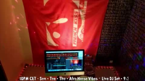 frenchkissdjfk online show from 10.21.25