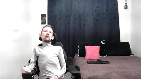 Thomas y Sophia online show from 02.28.25