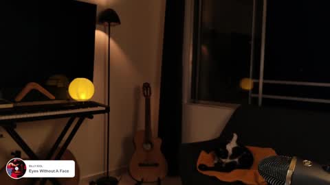 Snapshot of fresatanica chatting on 01.02.25 Vale online show from 01.02.25