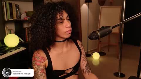 Snapshot of fresatanica chatting on 11.15.25 Vale online show from 11.15.25