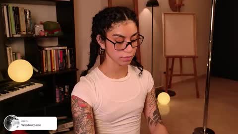 Snapshot of fresatanica chatting on 11.21.25 Vale online show from 11.21.25