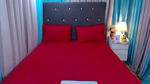 Snapshot of freshtsbigcum chatting on 12.18.24 anna online show from 12.18.24