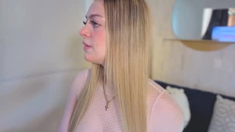 fresita_pink_ online show from 02.04.26