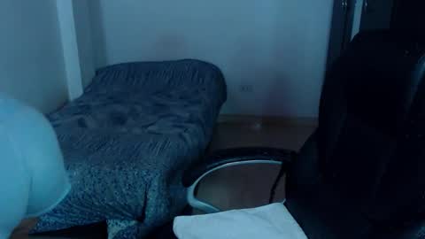 Snapshot of freud_x_louise1 chatting on 09.15.25 Louise  online show from 09.15.25