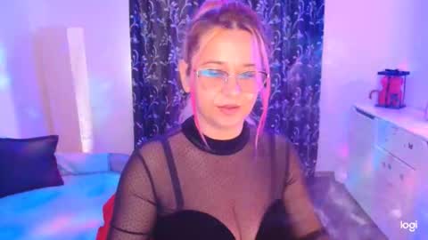 Snapshot of freyaamore chatting on 05.14.26 ANNE online show from 05.14.26