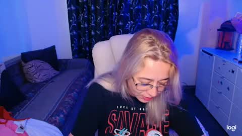 Snapshot of freyaamore chatting on 07.30.26 ANNE online show from 07.30.26