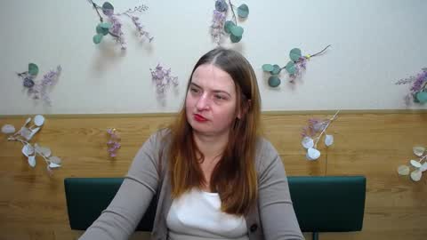 Snapshot of freyadak chatting on 12.13.24 FreyaDak online show from 12.13.24