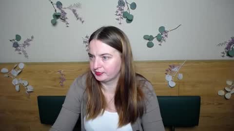 Snapshot of freyadak chatting on 12.14.24 FreyaDak online show from 12.14.24