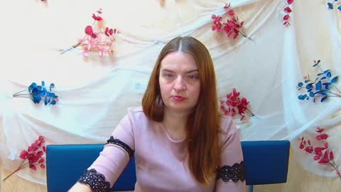 Snapshot of freyadak chatting on 12.17.24 FreyaDak online show from 12.17.24