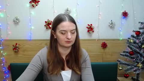 Snapshot of freyadak chatting on 12.22.24 FreyaDak online show from 12.22.24