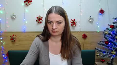 Snapshot of freyadak chatting on 12.22.24 FreyaDak online show from 12.22.24