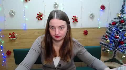 Snapshot of freyadak chatting on 01.04.25 FreyaDak online show from 01.04.25