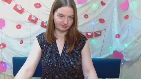 Snapshot of freyadak chatting on 03.10.25 FreyaDak online show from 03.10.25