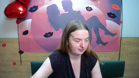 Snapshot of freyadak chatting on 09.13.25 FreyaDak online show from 09.13.25